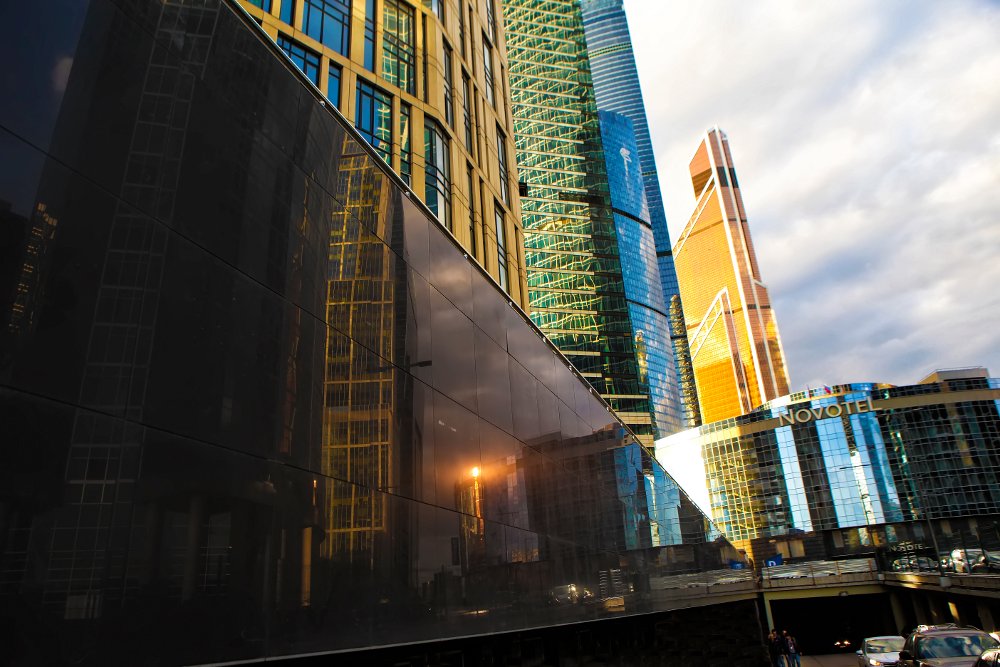 Москва-Сити, г. Москва. Использованы навесные вентилируемые фасады Ронсон-400