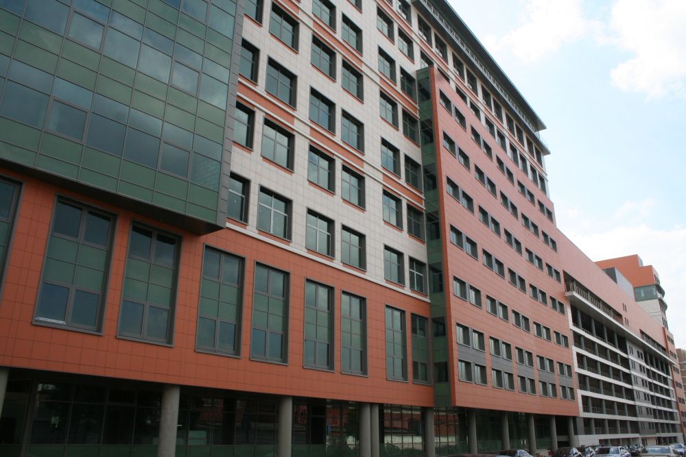 Административное здание «Серп и Молот», г. Москва. Использованы навесные вентилируемые фасады Ронсон-300