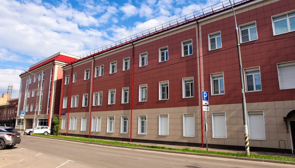 Офисное здание, г. Москва. Использованы навесные вентилируемые фасады Ронсон-300