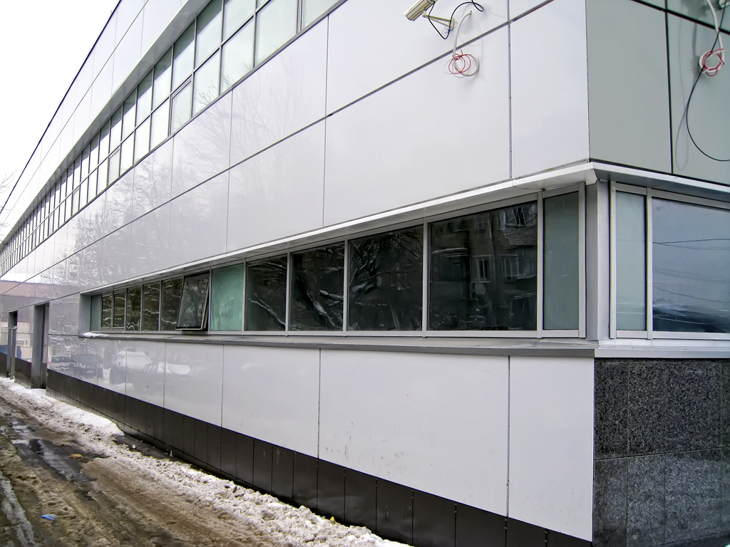 Офисное здание, г. Москва. Использованы навесные вентилируемые фасады Ронсон-200