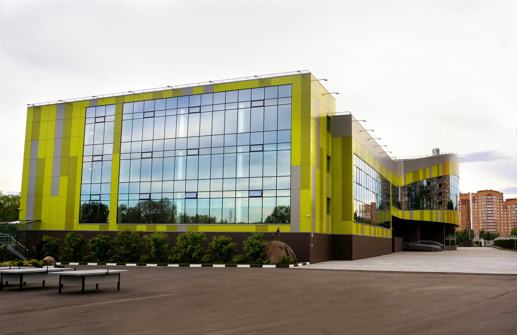 Общеобразовательная школа, Московская область.Использованы навесные вентилируемые фасады Ронсон-500