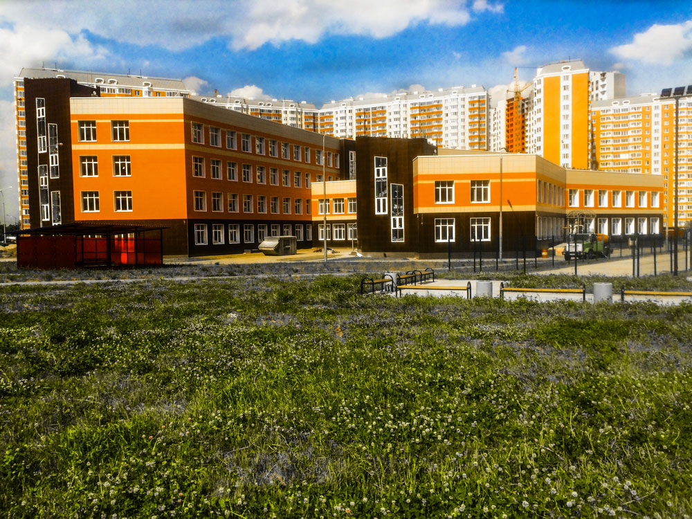 Школа в Бутово Парк 2 Б, Московская область.Использованы навесные вентилируемые фасады Ронсон-300
