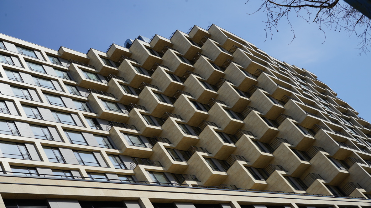 Апарт-комплекс Hill 8, г. Москва.Использованы навесные вентилируемые фасады Ронсон-400