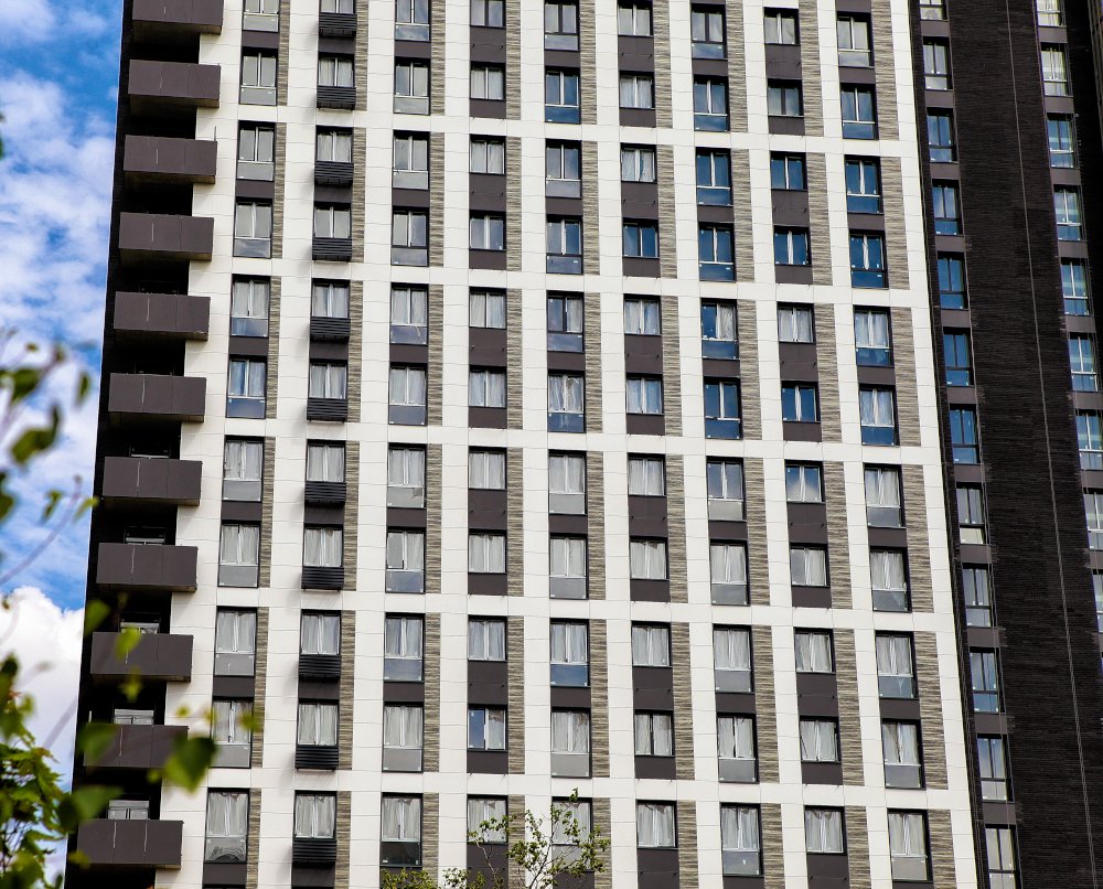 Апарт-комплекс «Дом 128», г. Москва.Использованы навесные вентилируемые фасады Ронсон-100