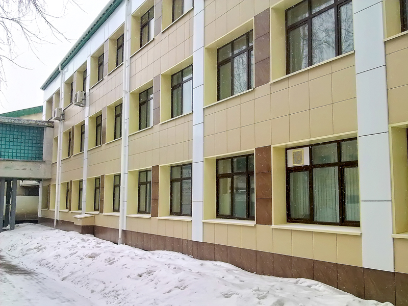 Молокозавод, административное здание, г. Киров. Использованы навесные вентилируемые фасады Ронсон-300