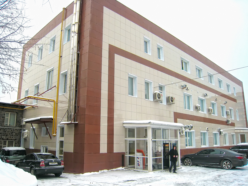 Офисное здание, г. Москва. Использованы навесные вентилируемые фасады Ронсон-300