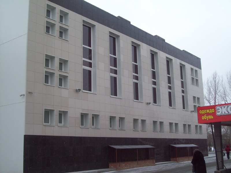 ТЦ «Агат», г. Челябинск. Использованы навесные вентилируемые фасады Ронсон-300